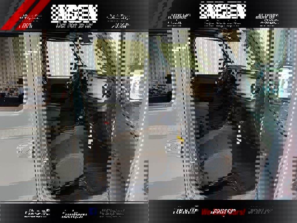 New 2025 Jeep Gladiator Sport image 13