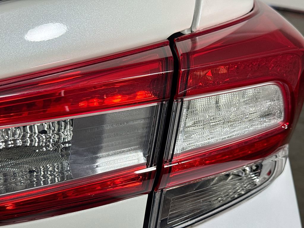 Used 2018 Subaru Crosstrek 2.0i Premium w/ Eyesight System image 31