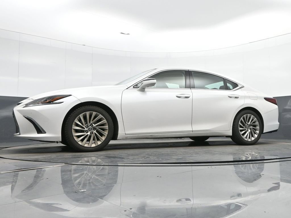 Used 2021 Lexus ES 350 Ultra Luxury w/ Accessory Package 2 image 40