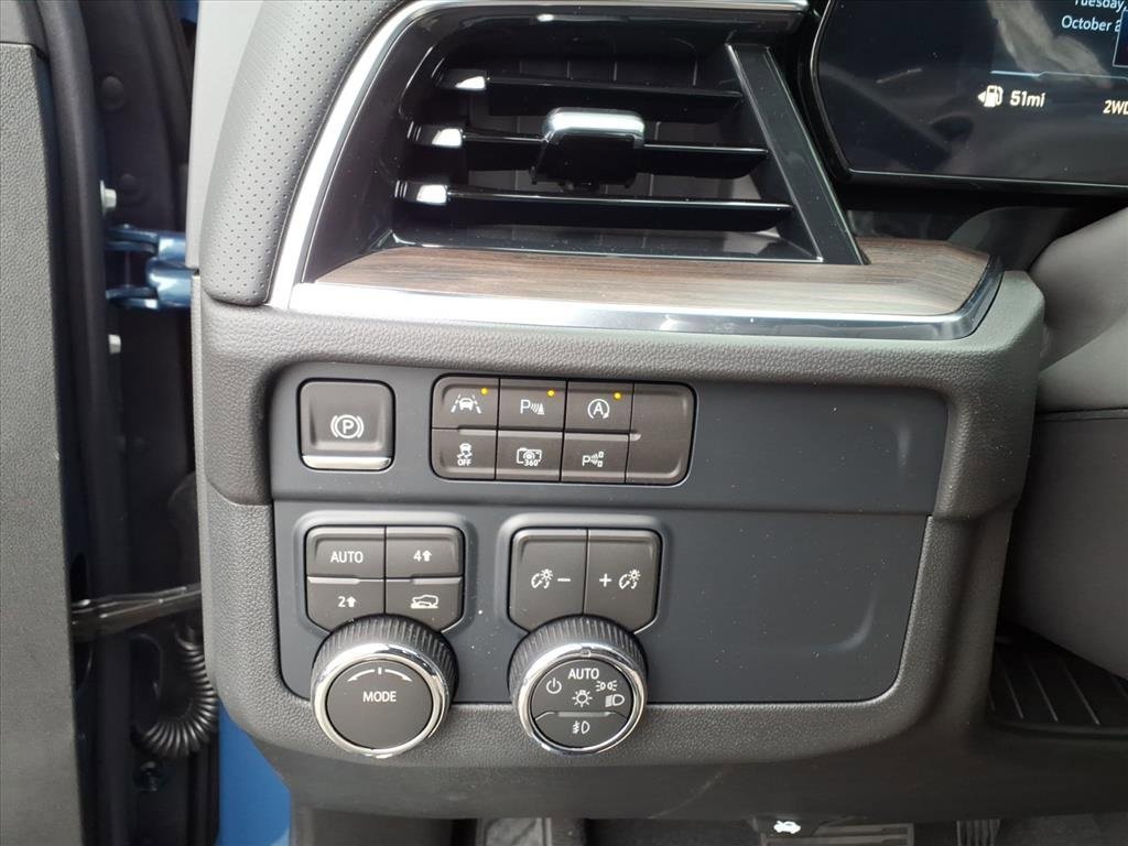 New 2026 Chevrolet Suburban Premier image 25