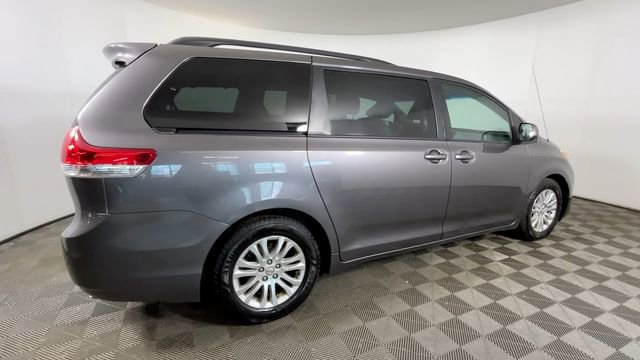 Used 2012 Toyota Sienna XLE FWD image 4