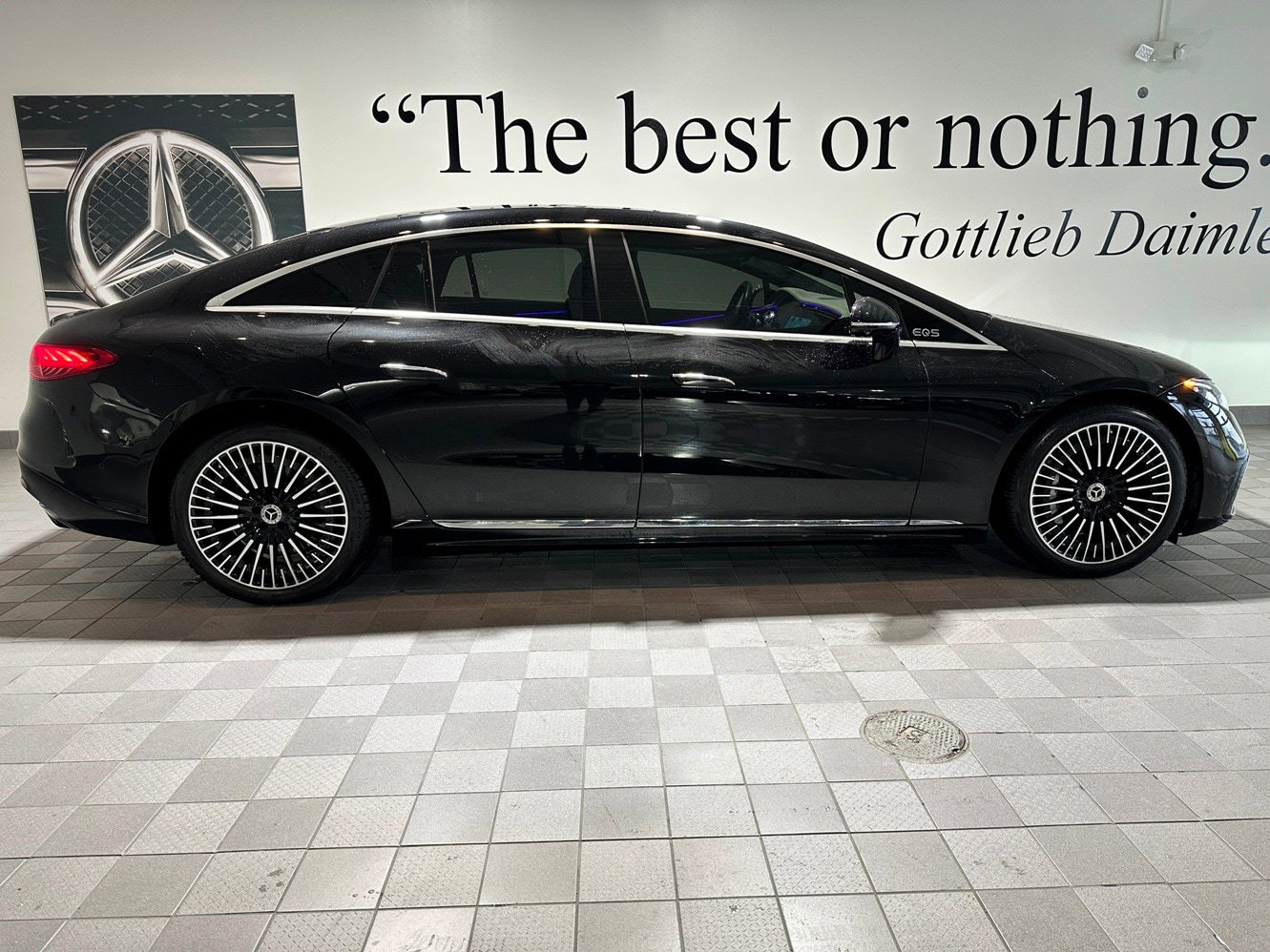 Certified 2023 Mercedes-Benz EQS 580 4MATIC Sedan image 3