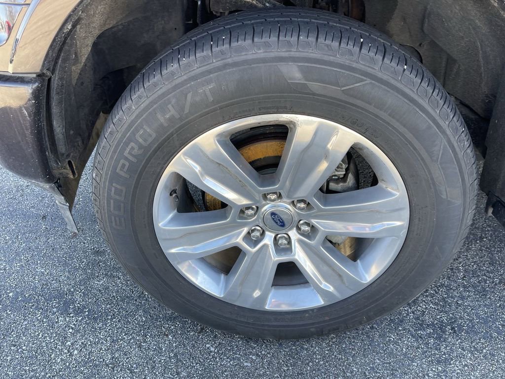 Used 2020 Ford F150 Platinum w/ Equipment Group 701A Luxury image 2