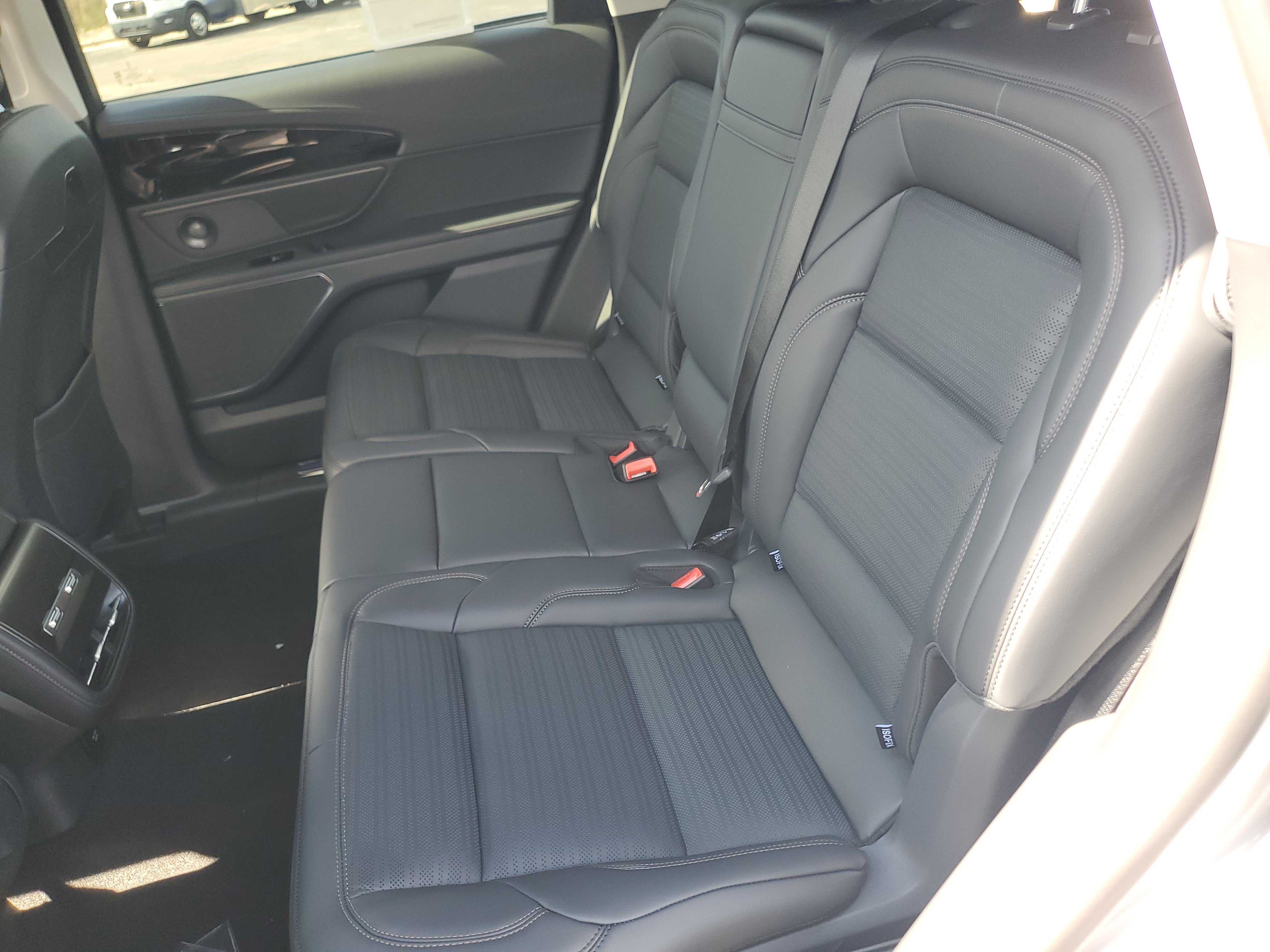 New 2026 Lincoln Nautilus Reserve w/ Jet Appearance Package AWD/4WD image 32