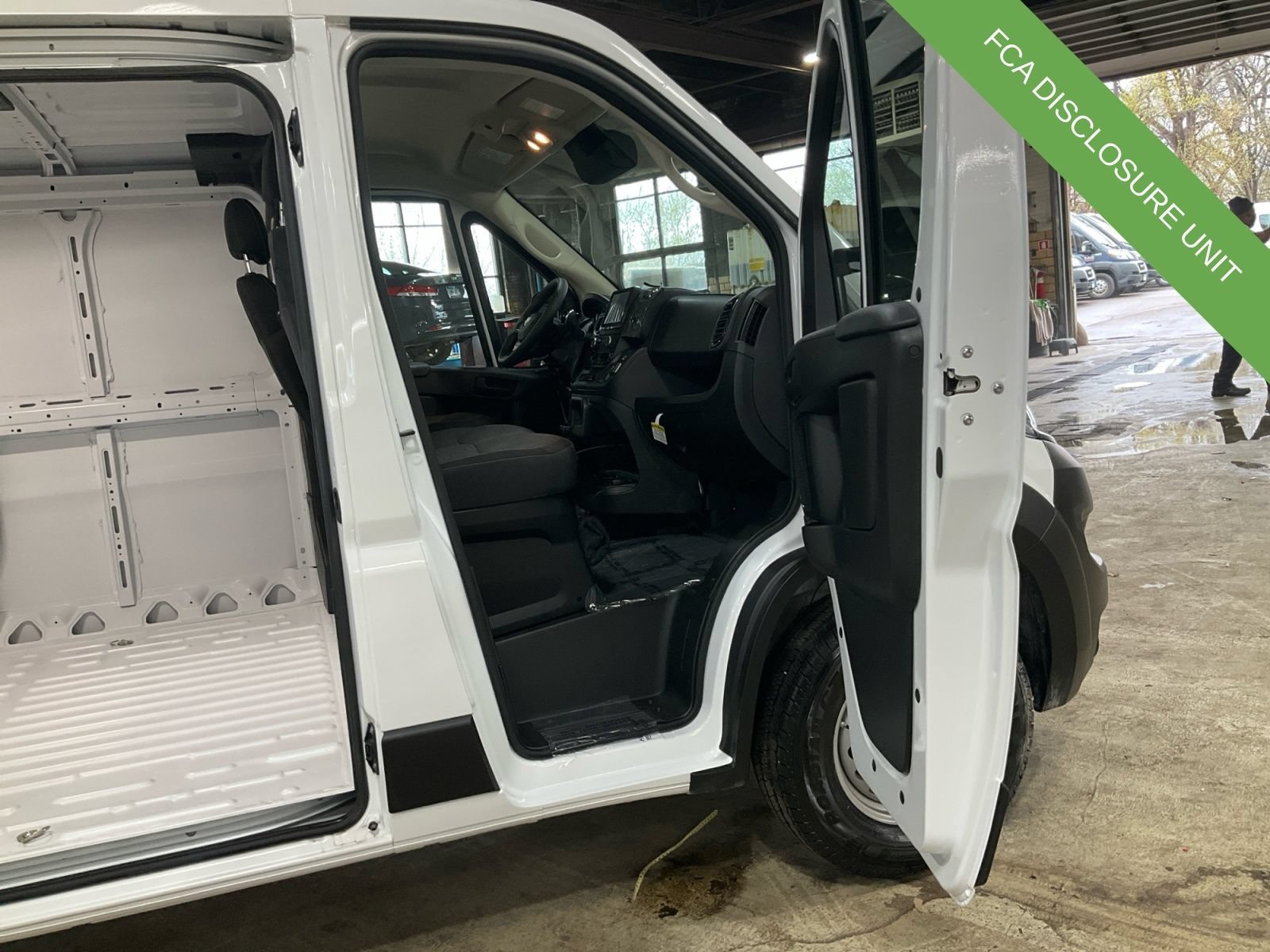 Used 2025 RAM ProMaster 1500 w/ Convenience Group FWD image 17