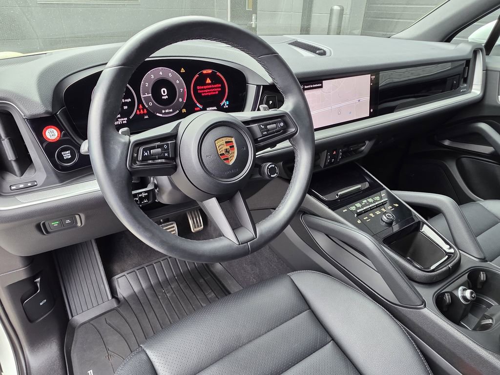 Certified 2024 Porsche Cayenne S image 4