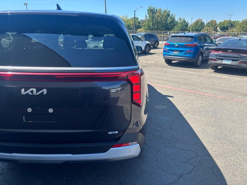 Used 2026 Kia Carnival LXS FWD image 6