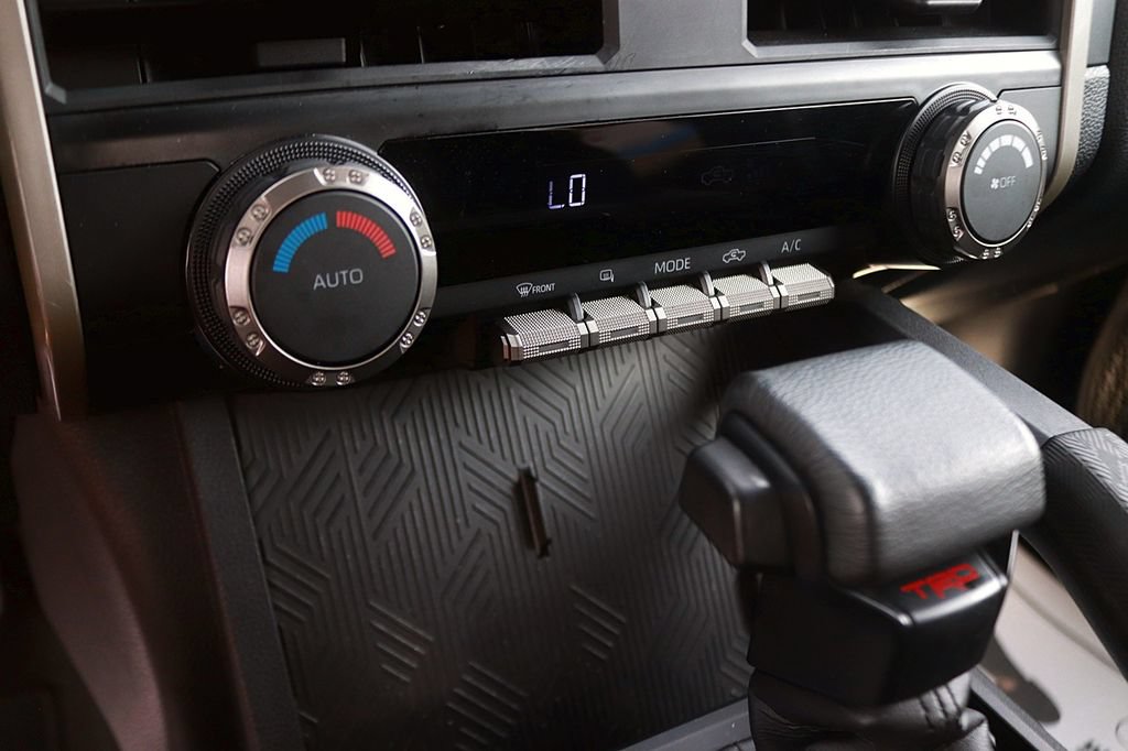 Used 2025 Toyota Tacoma TRD Off-Road AWD/4WD image 21