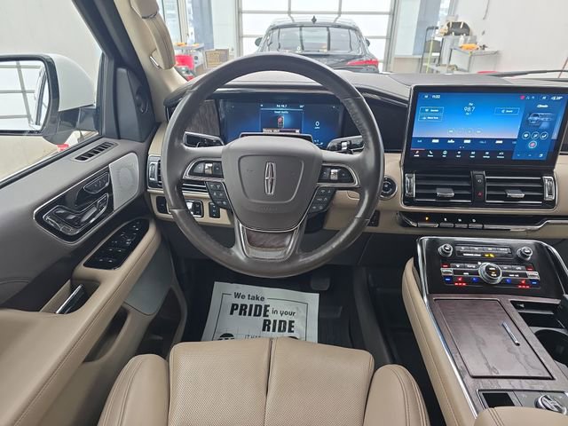 Used 2023 Lincoln Navigator L Reserve image 13