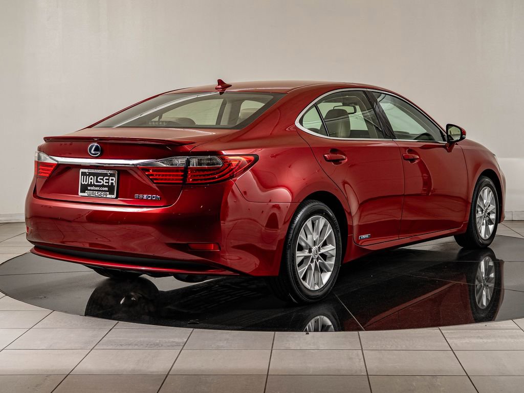 Used 2014 Lexus ES 300h w/ Luxury Package w/Bamboo Trim image 5