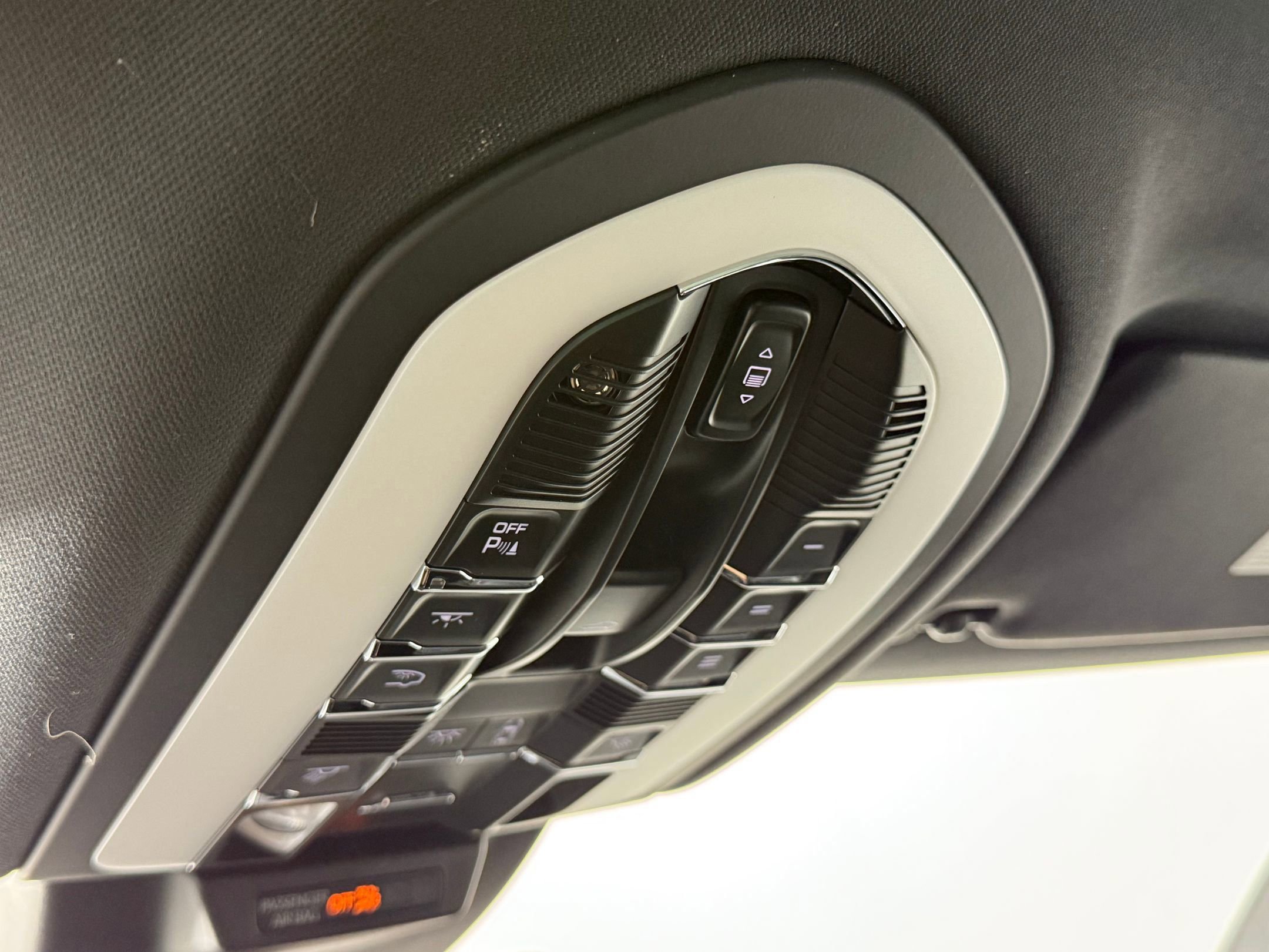 Certified 2026 Porsche Macan AWD/4WD image 23