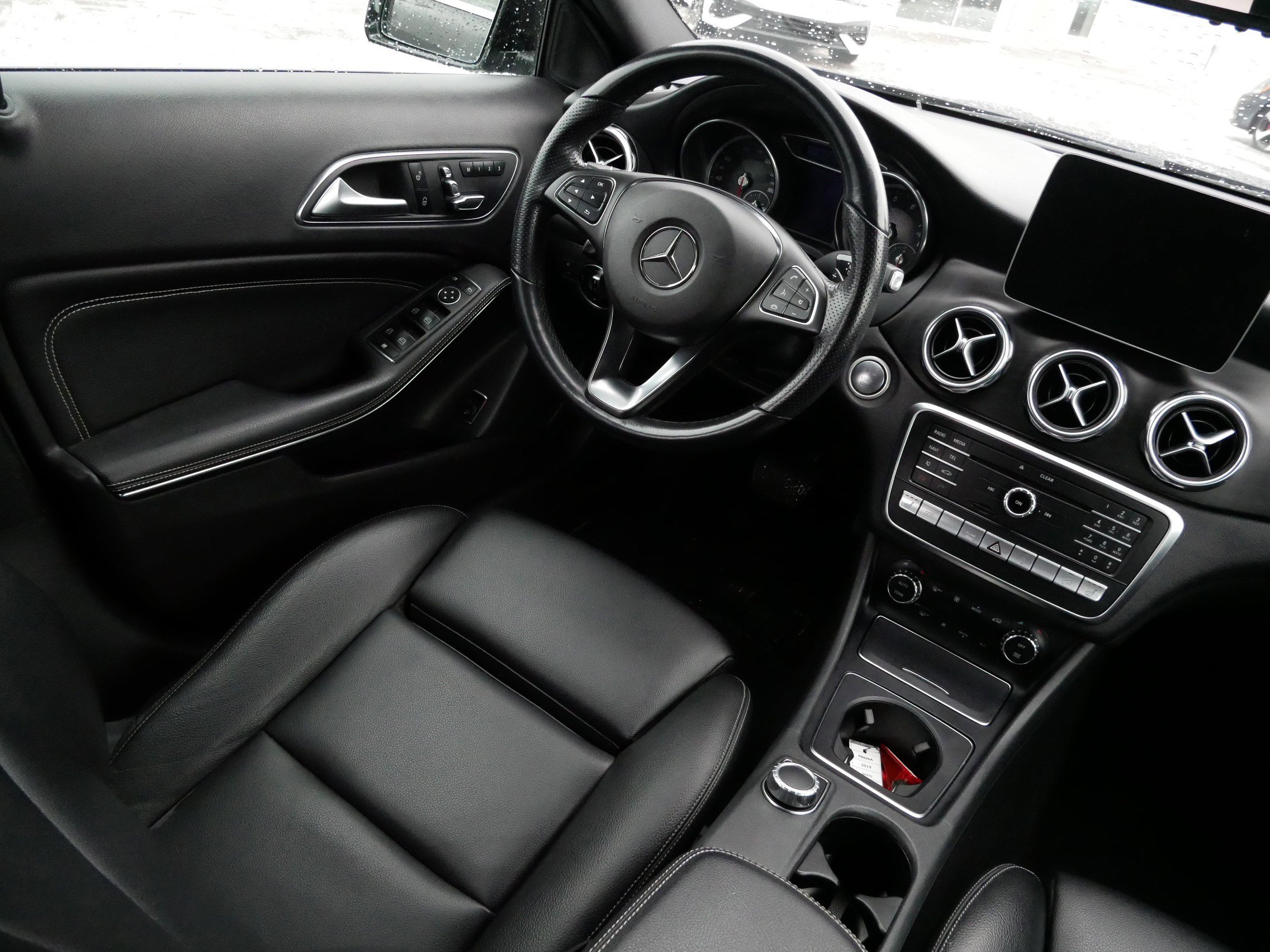 Used 2019 Mercedes-Benz GLA 250 4MATIC image 9