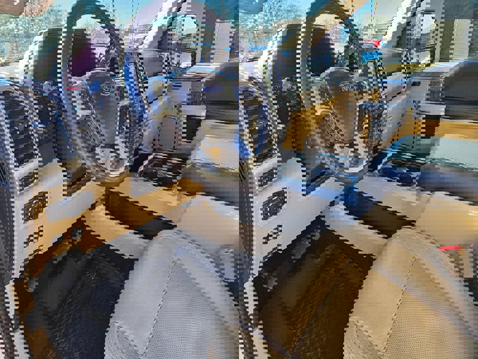 Used 2019 Ford F250 Lariat w/ Lariat Ultimate Package image 9