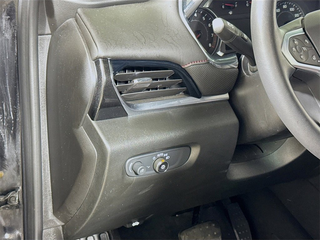 Used 2022 Chevrolet Traverse RS image 8