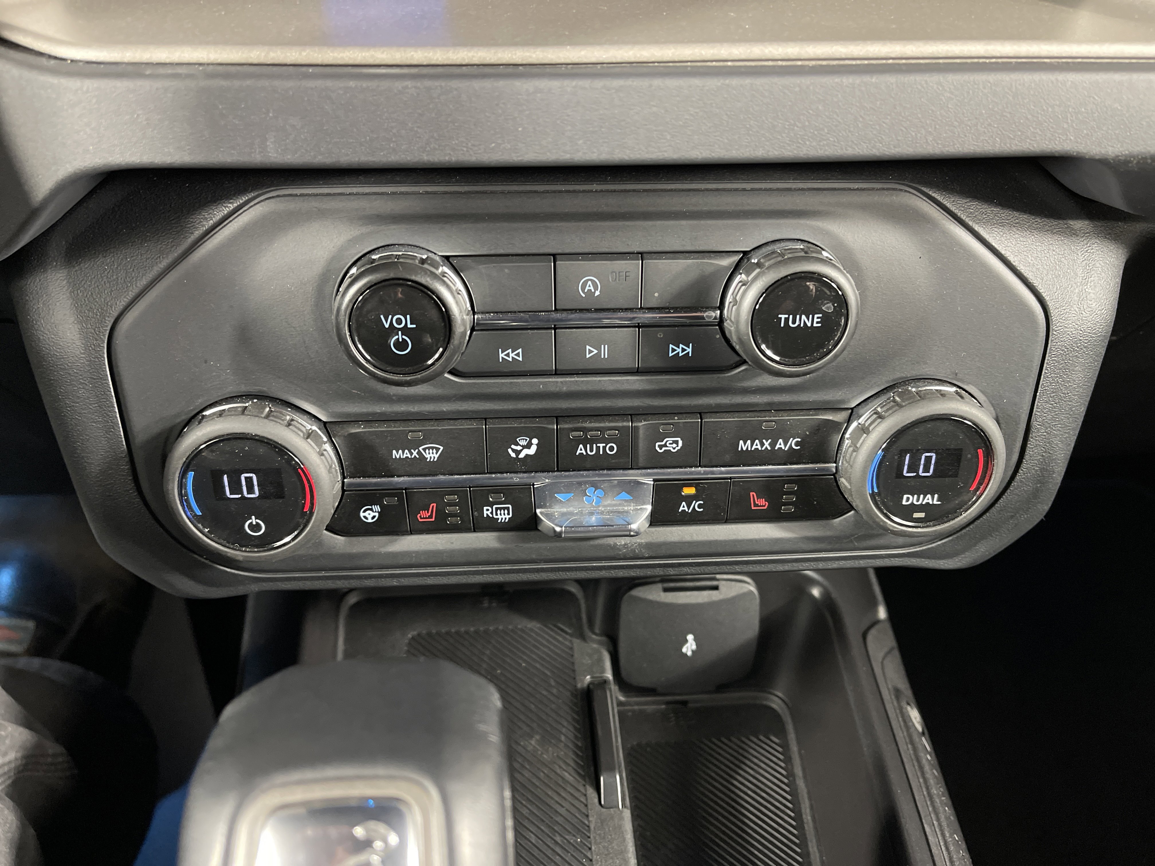 Used 2025 Ford Bronco Outer Banks image 23