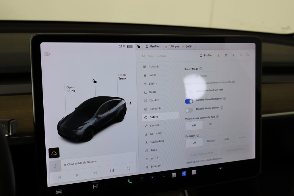 Used 2020 Tesla Model Y Long Range image 34