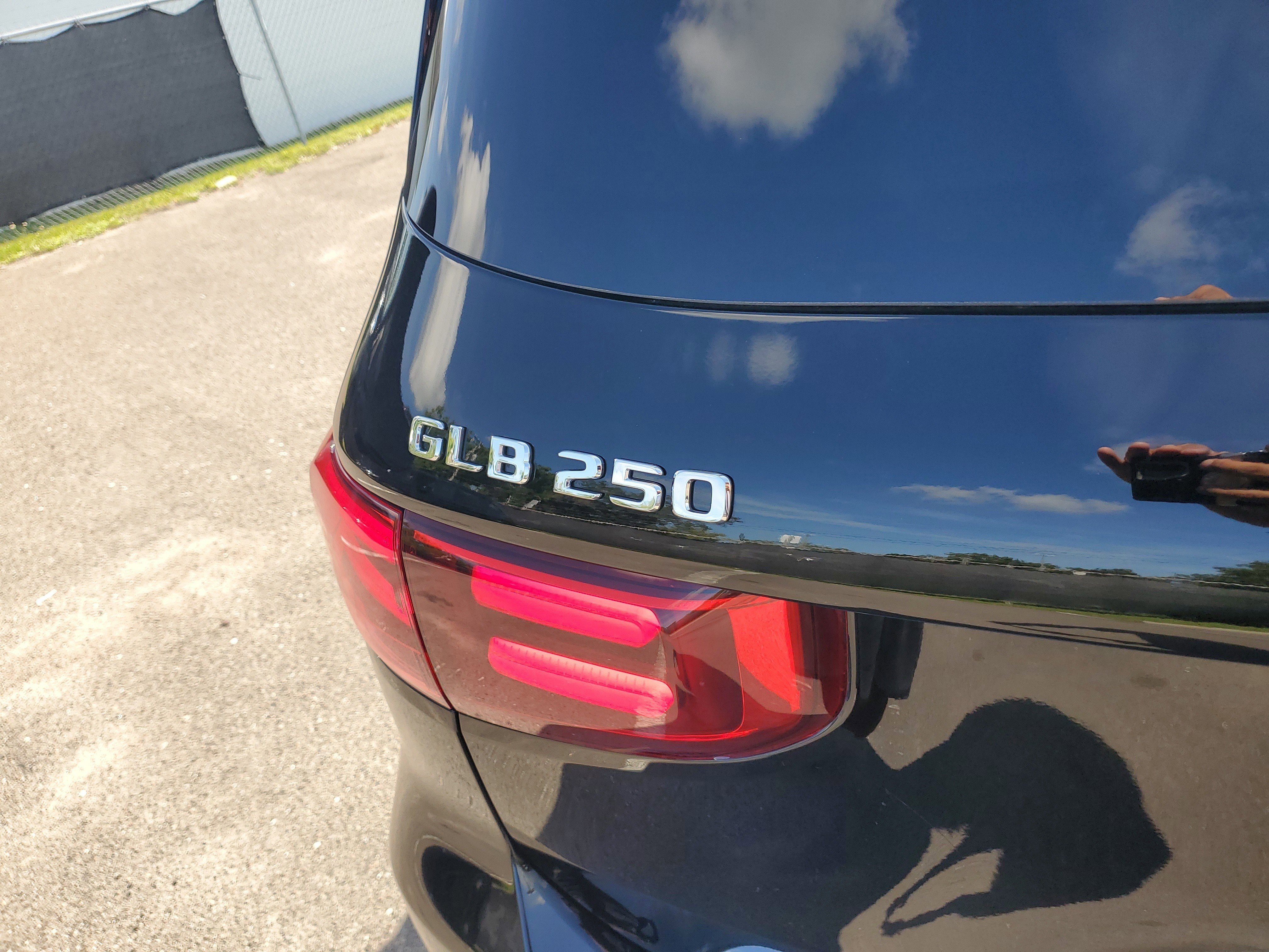 Certified 2025 Mercedes-Benz GLB 250 image 5