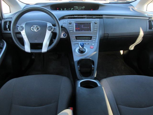 Used 2015 Toyota Prius Two image 9