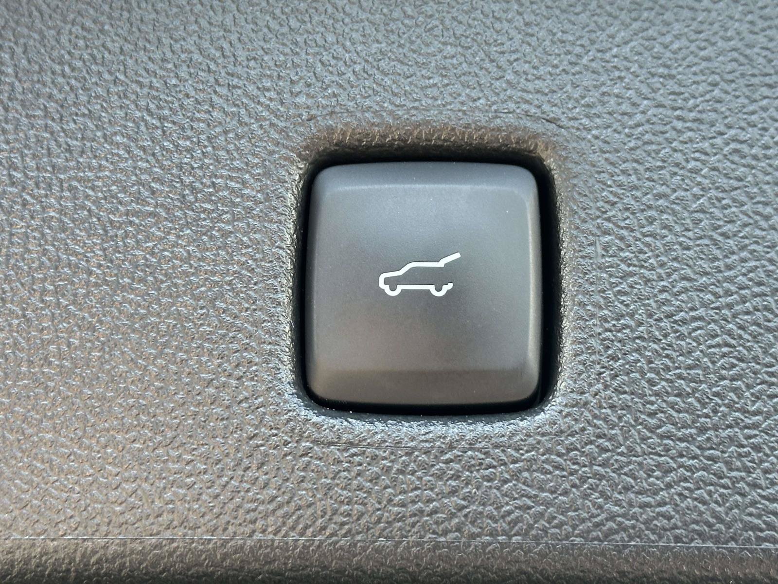 Used 2025 Ford Escape Platinum FWD image 26