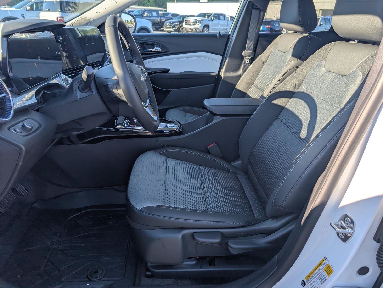 New 2026 Chevrolet Trax LT w/ Driver Confidence Package FWD image 10