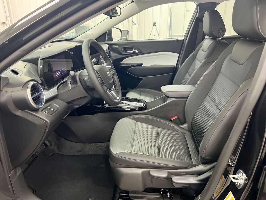 New 2026 Chevrolet Trax LT w/ Driver Confidence Package FWD image 19