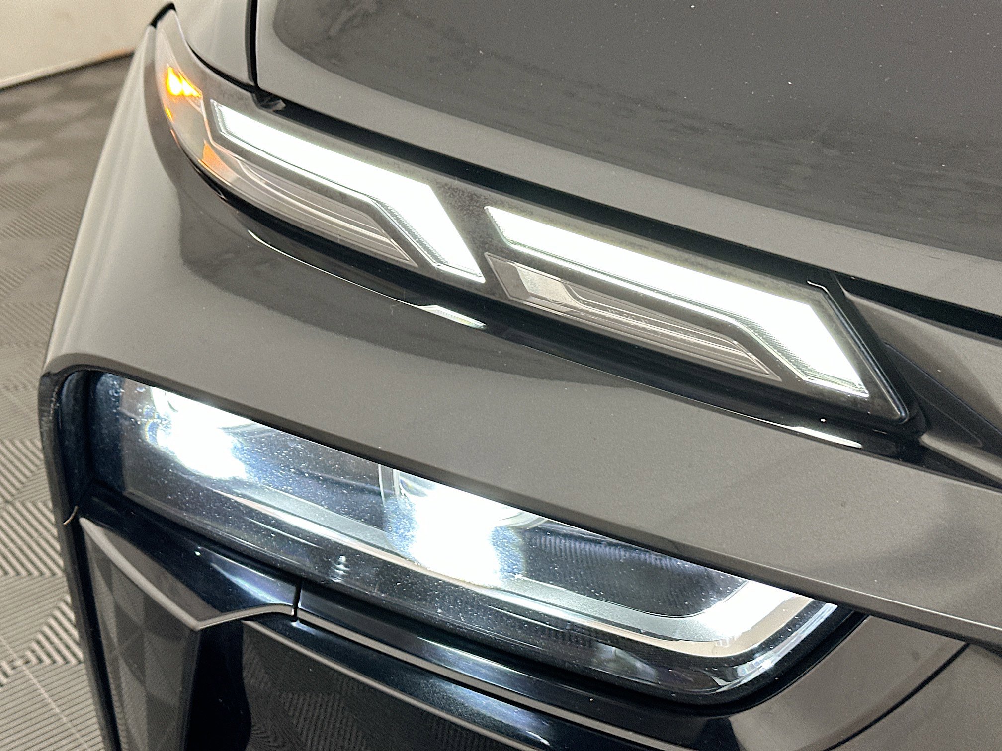 Used 2024 BMW X7 xDrive40i w/ M Sport Package image 9