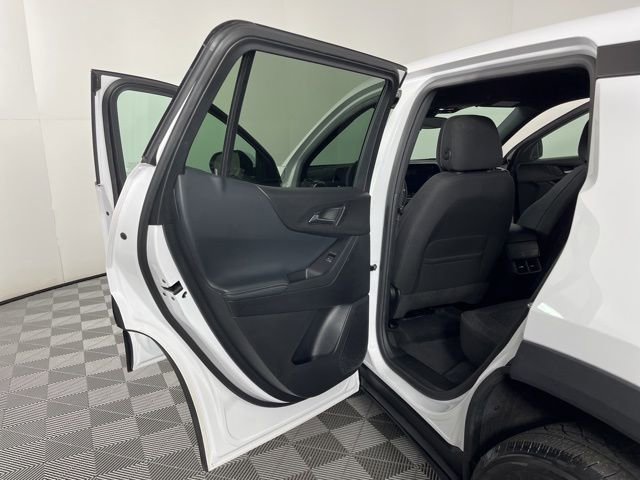 Used 2025 Chevrolet Equinox LT image 38