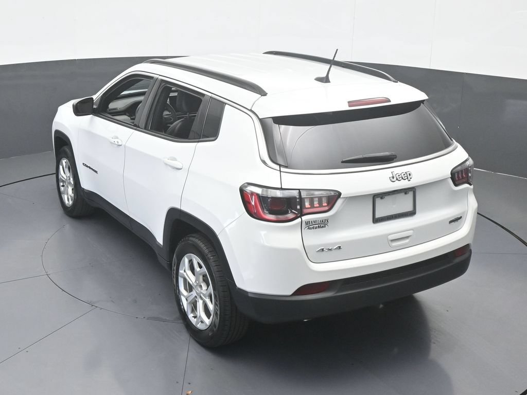 Used 2024 Jeep Compass Latitude AWD/4WD image 44