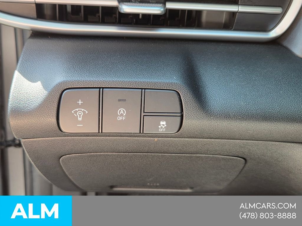 Used 2024 Hyundai Elantra SE image 27