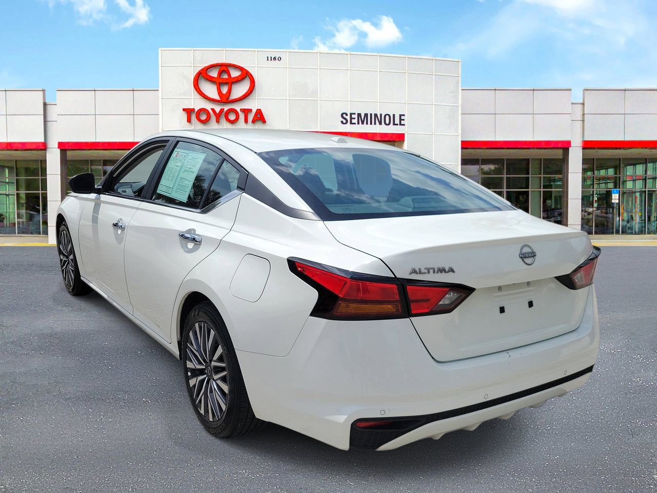 Used 2025 Nissan Altima 2.5 SV image 4