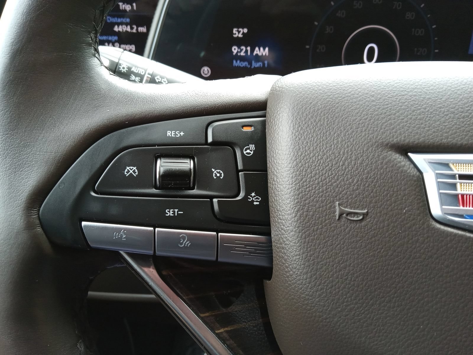Used 2021 Cadillac Escalade ESV Premium Luxury AWD/4WD image 22