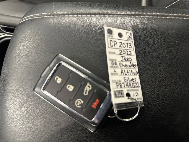 Used 2023 Jeep Grand Cherokee L Laredo image 33