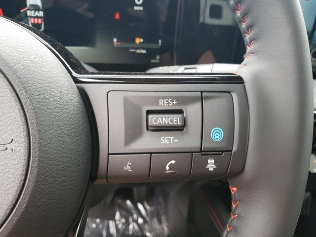 New 2025 Nissan Kicks SR w/ SR Premium Package image 19