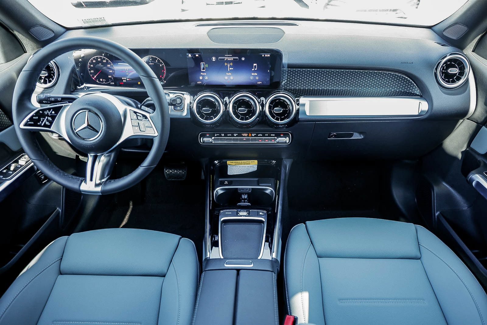 New 2026 Mercedes-Benz GLB 250 image 10