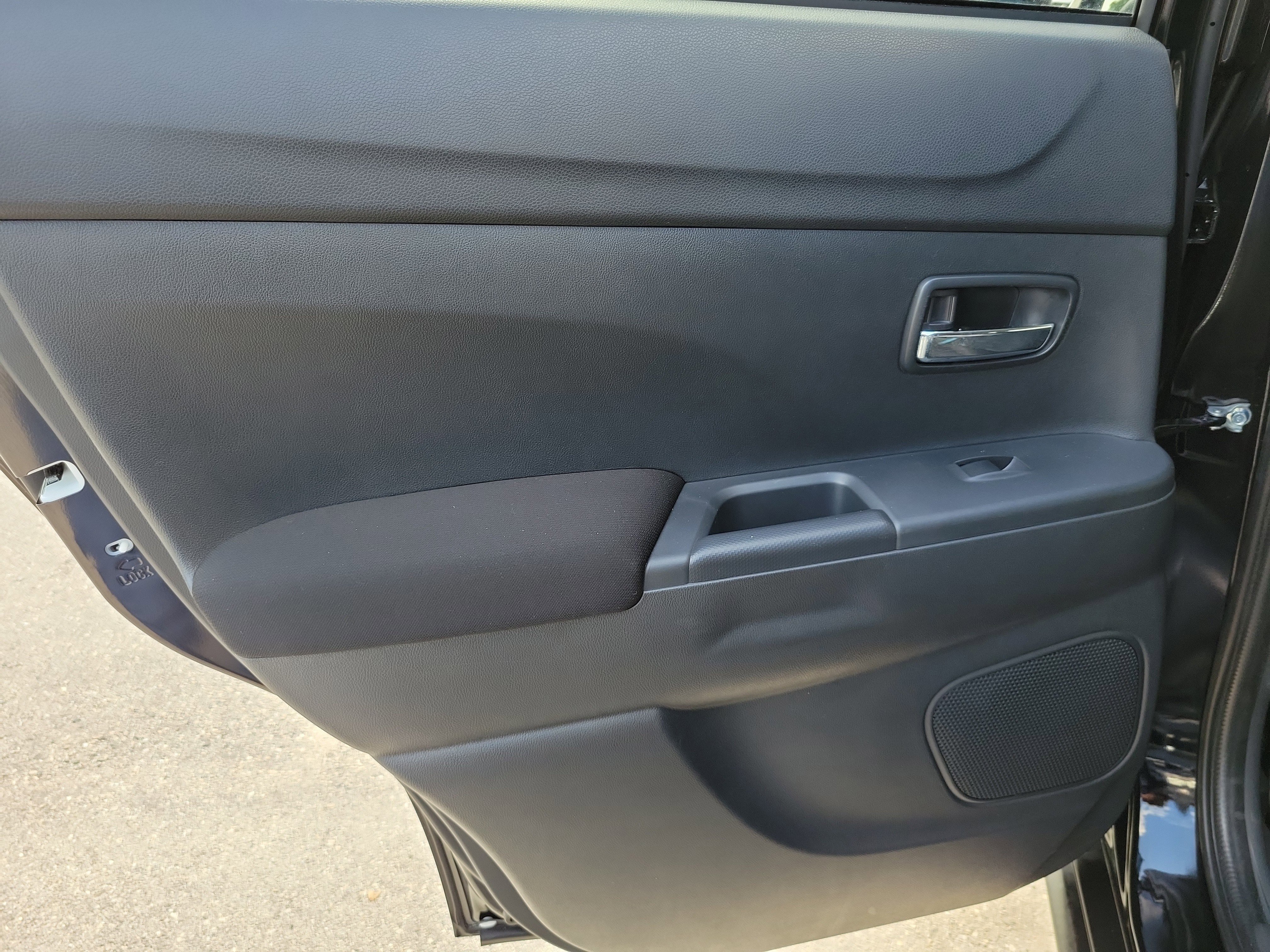 Used 2025 Mitsubishi Outlander Sport ES AWD/4WD image 28
