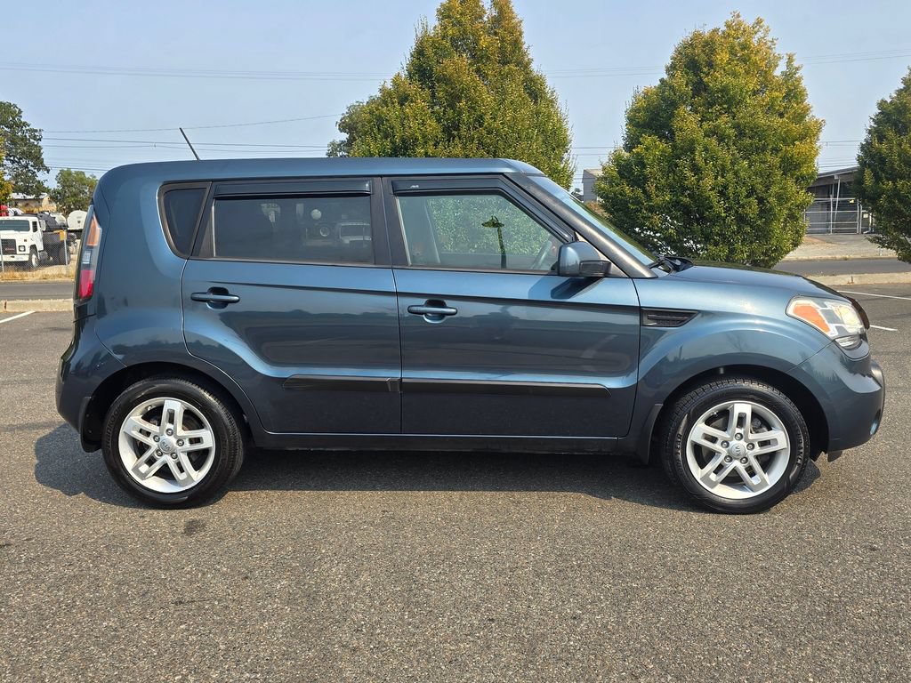 Used 2011 Kia Soul + w/ Audio Pkg FWD image 6