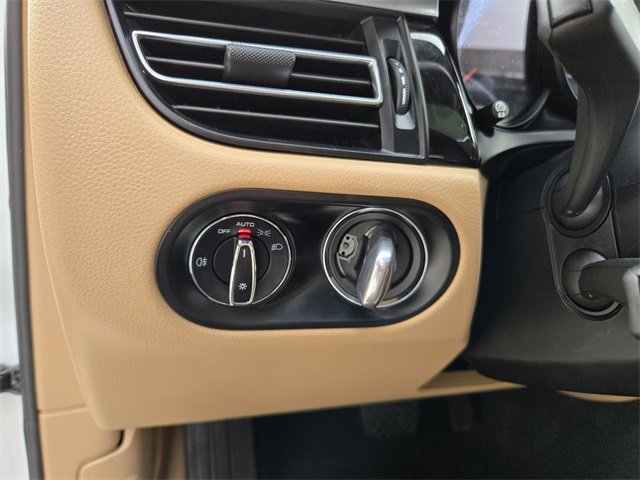 Used 2020 Porsche Macan image 21