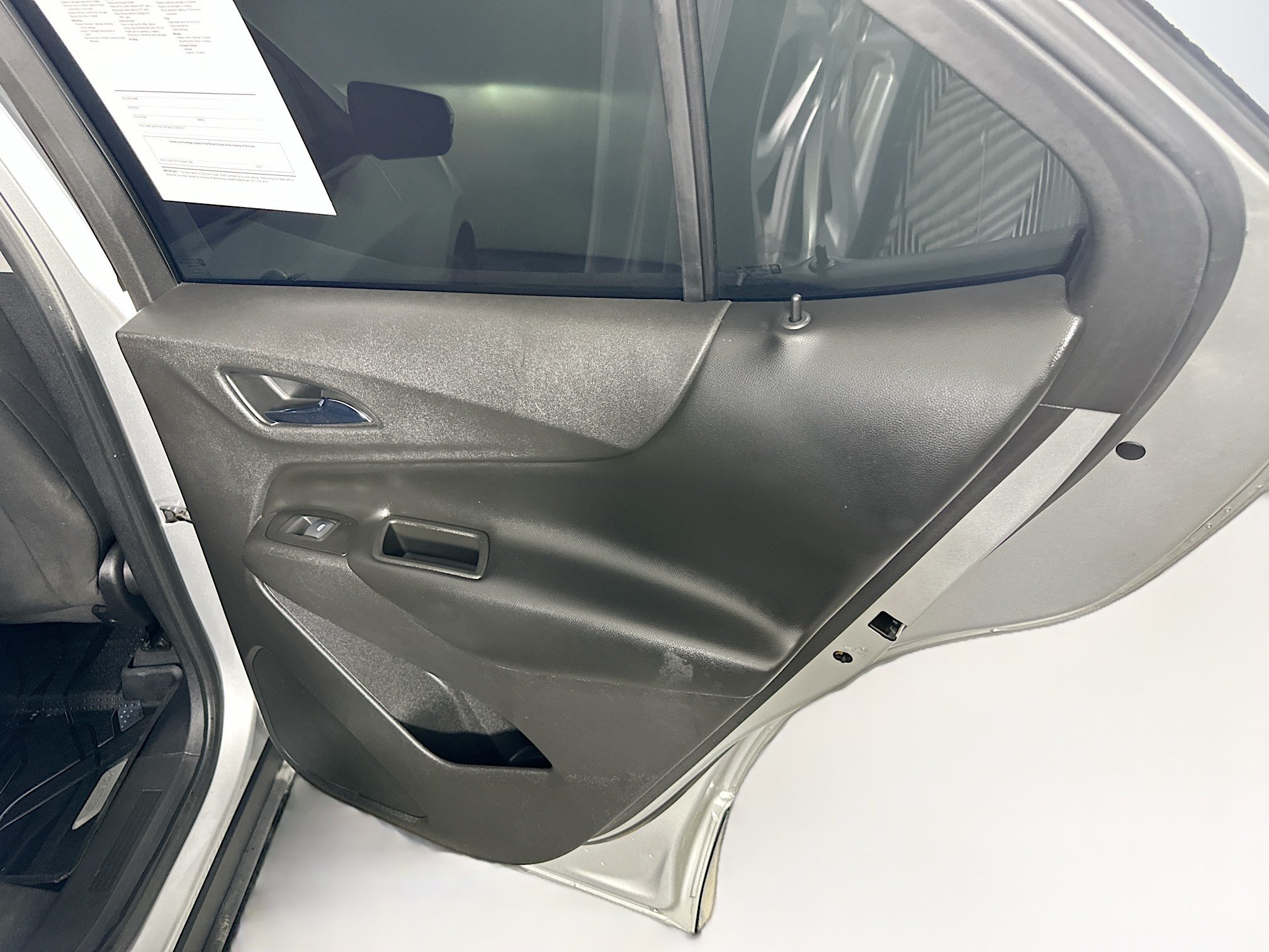 Used 2018 Chevrolet Equinox LT FWD image 29