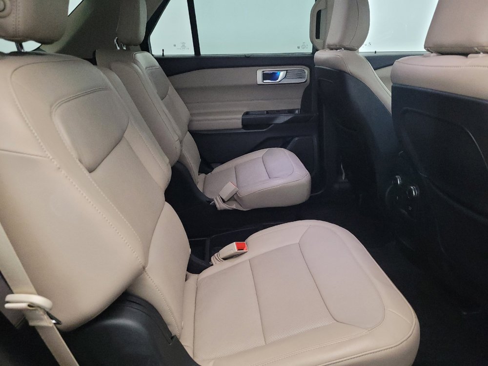 Used 2020 Ford Explorer Limited image 19