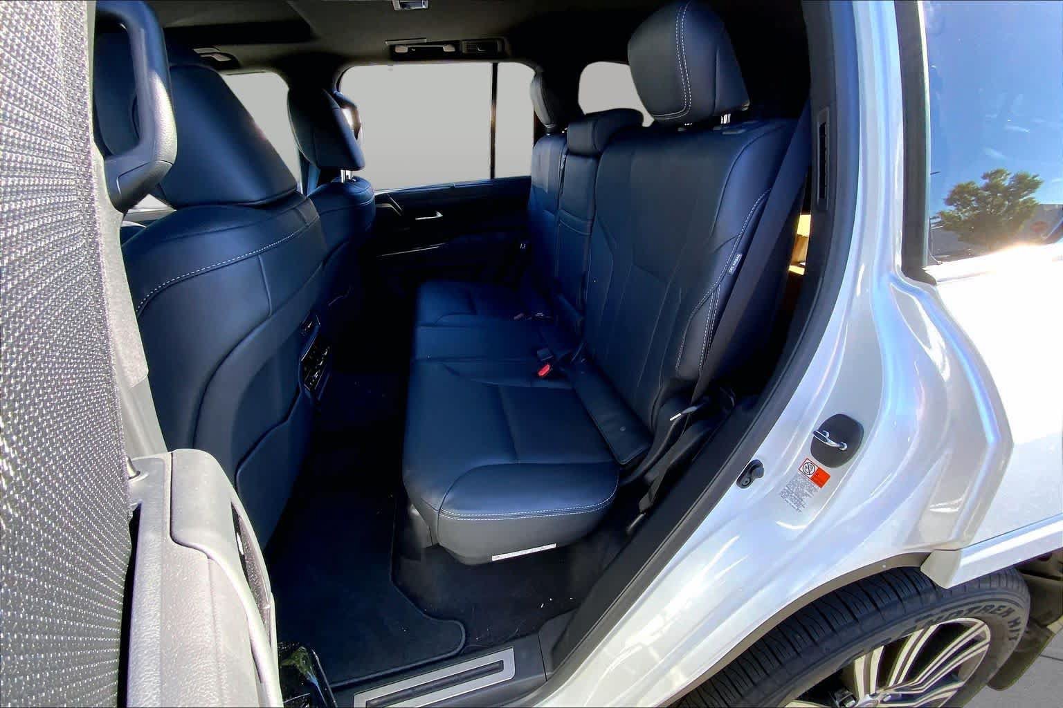 Used 2026 Lexus LX 700h Luxury w/ Accessory Package (Z1) AWD/4WD image 21