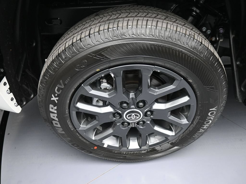 New 2024 Toyota Tundra Platinum AWD/4WD image 12