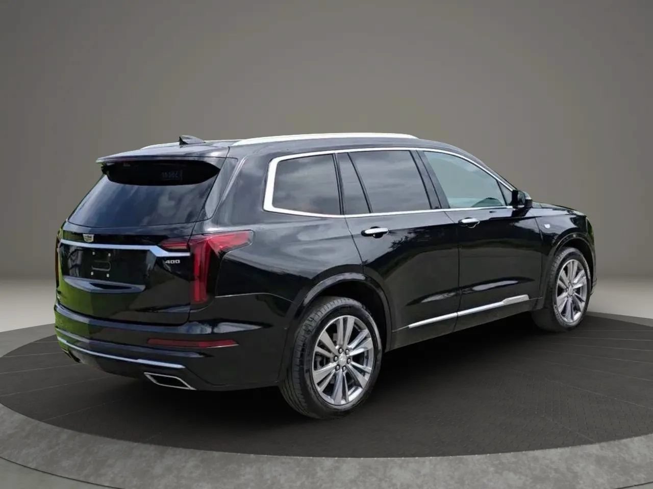 Used 2023 Cadillac XT6 Premium Luxury w/ Platinum Package AWD/4WD image 4