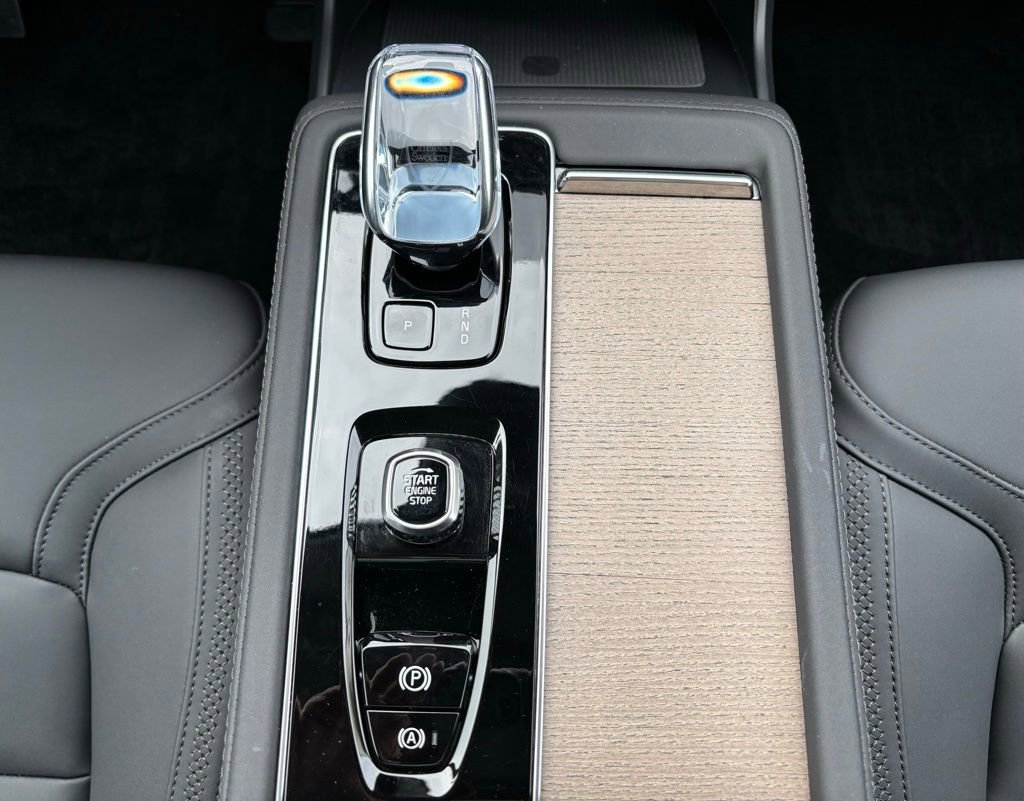 Certified 2026 Volvo XC90 B6 Plus w/ Protection Package Premier image 31