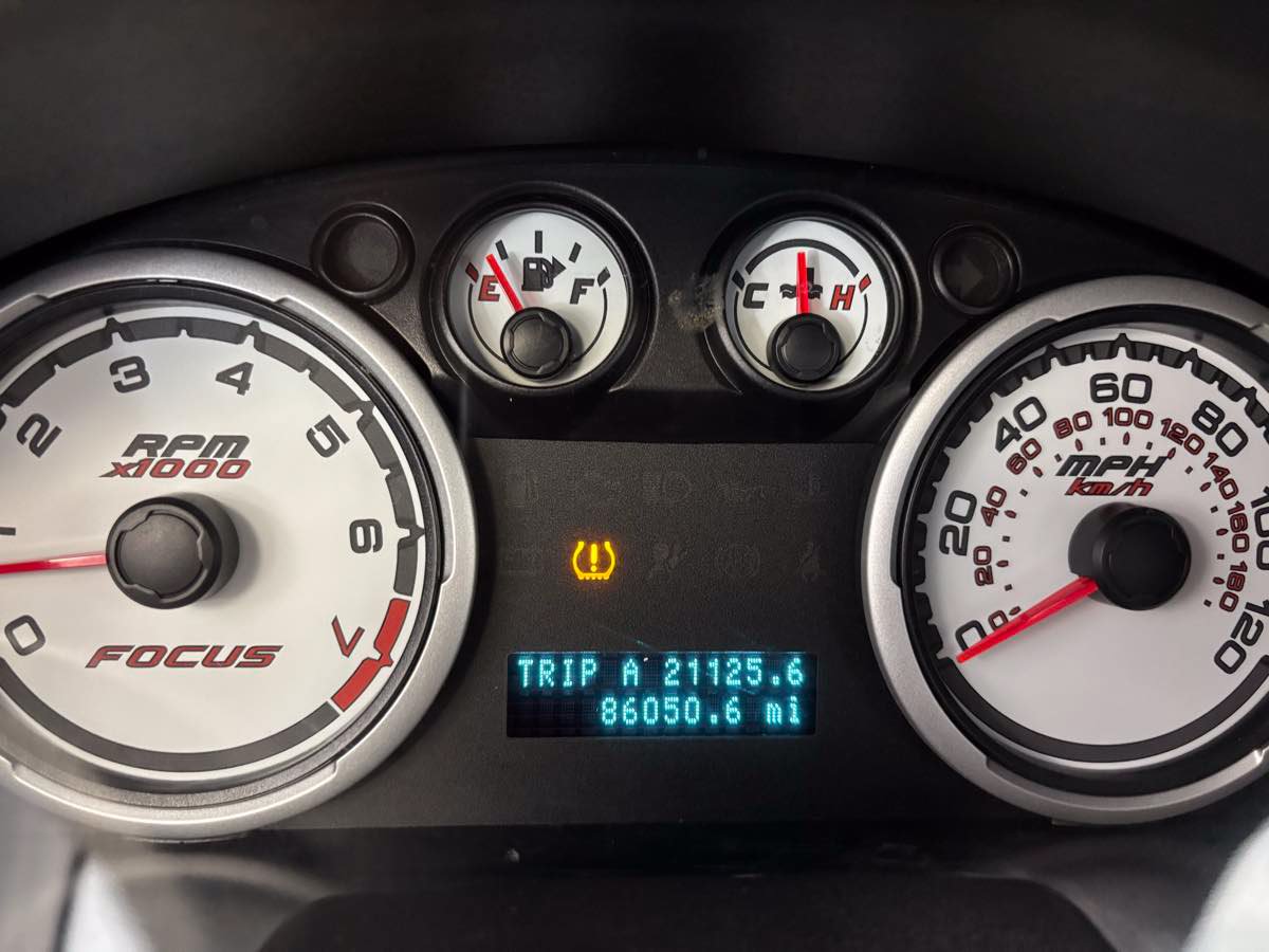 Used 2010 Ford Focus SEL FWD image 15