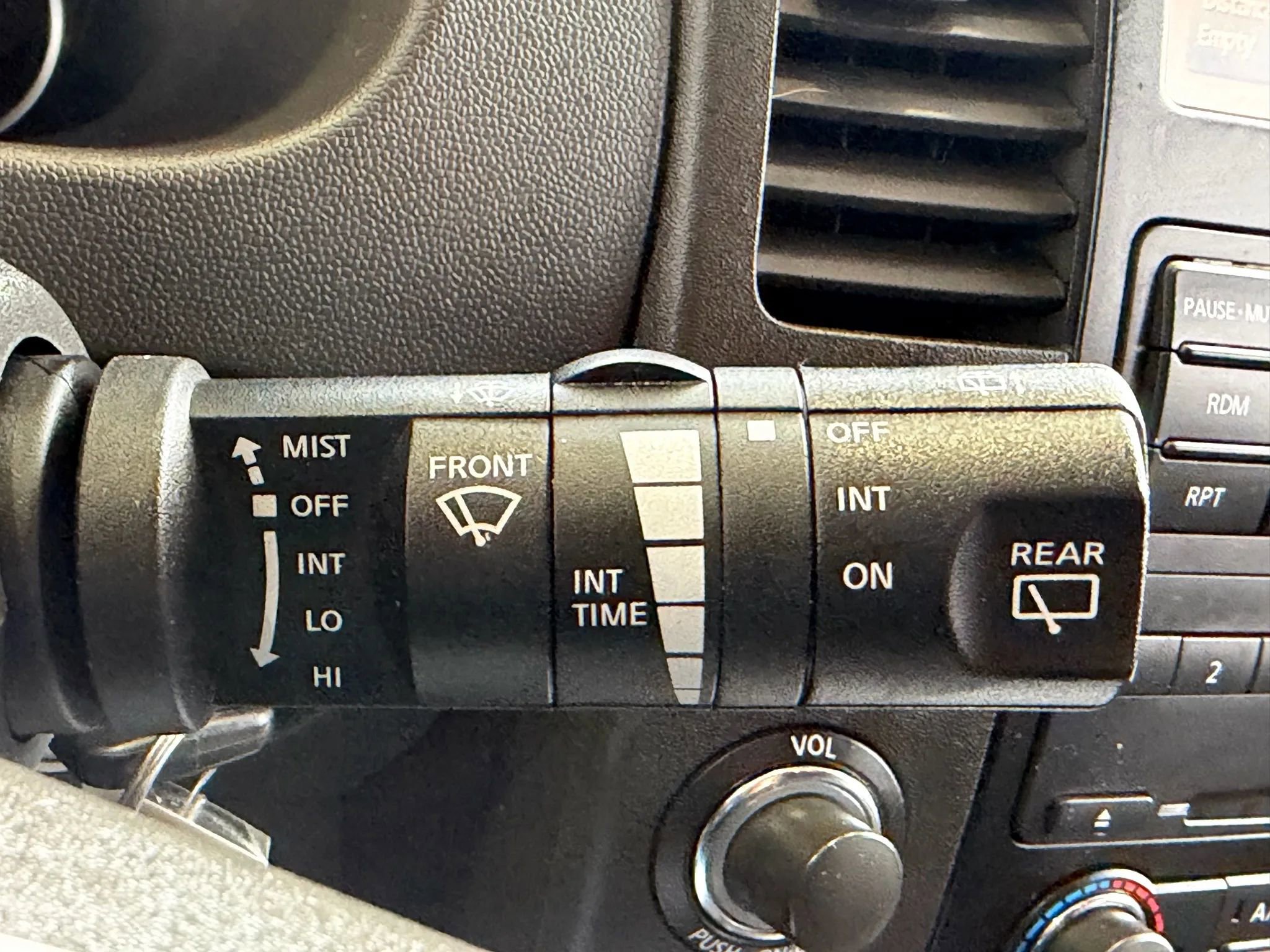 Used 2012 Nissan Pathfinder SV image 13