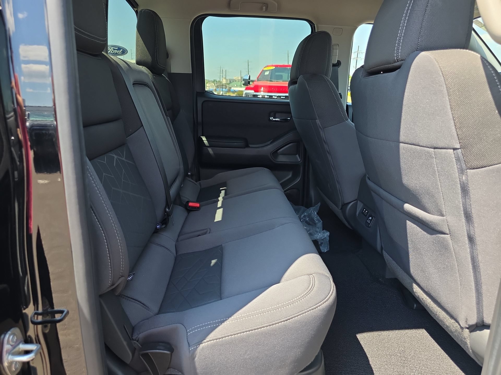 Used 2025 Nissan Frontier SV w/ SV Convenience Package RWD image 14
