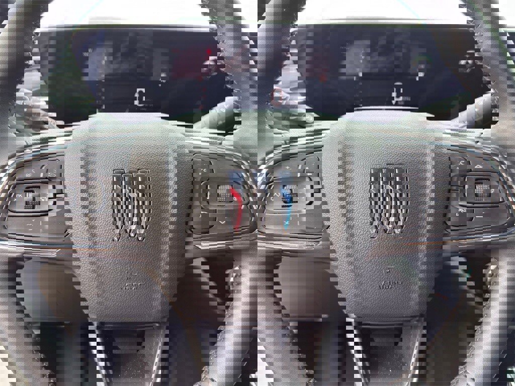 Used 2025 Buick Envista Sport Touring image 22