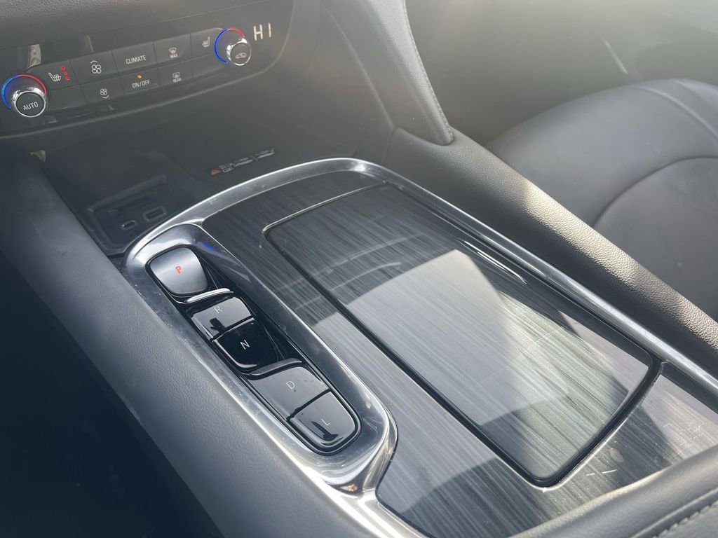 Used 2023 Buick Enclave Essence image 31