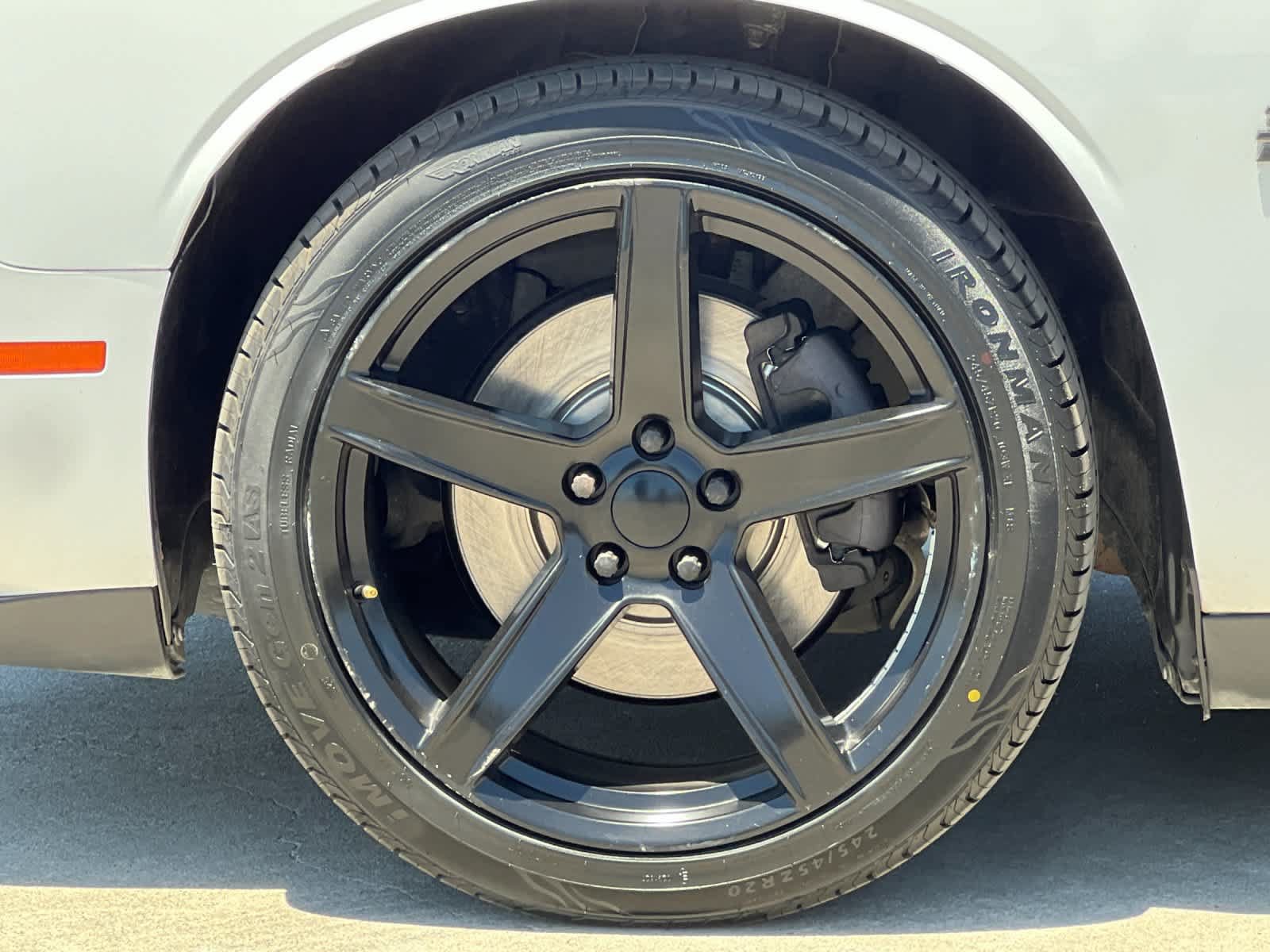 Used 2016 Dodge Challenger R/T w/ Driver Convenience Group RWD image 27