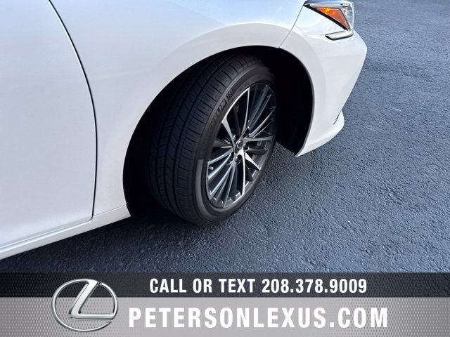 Used 2025 Lexus ES 350 w/ Premium Package FWD image 11